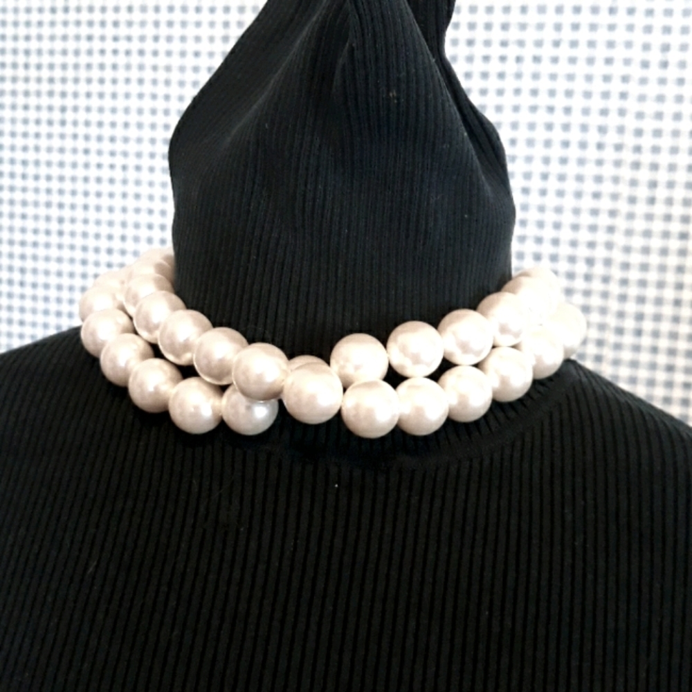 Gumball pearl necklace